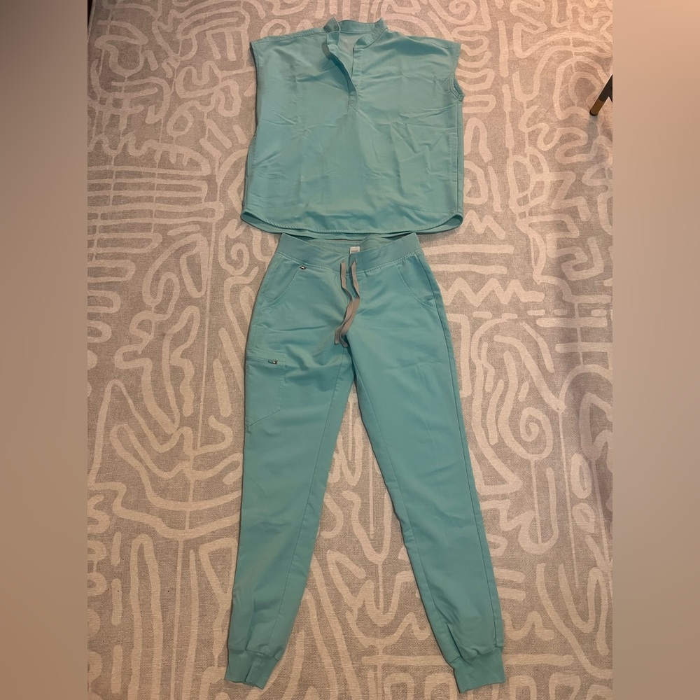FIGS scrubs